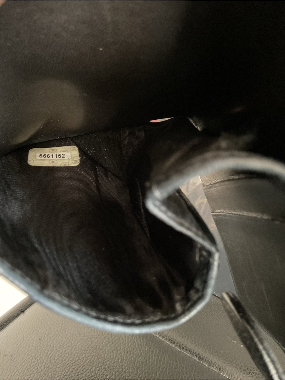 CHANEL Black Caviar Leather Small Wallet with CC Logo - Picture 5 of 9